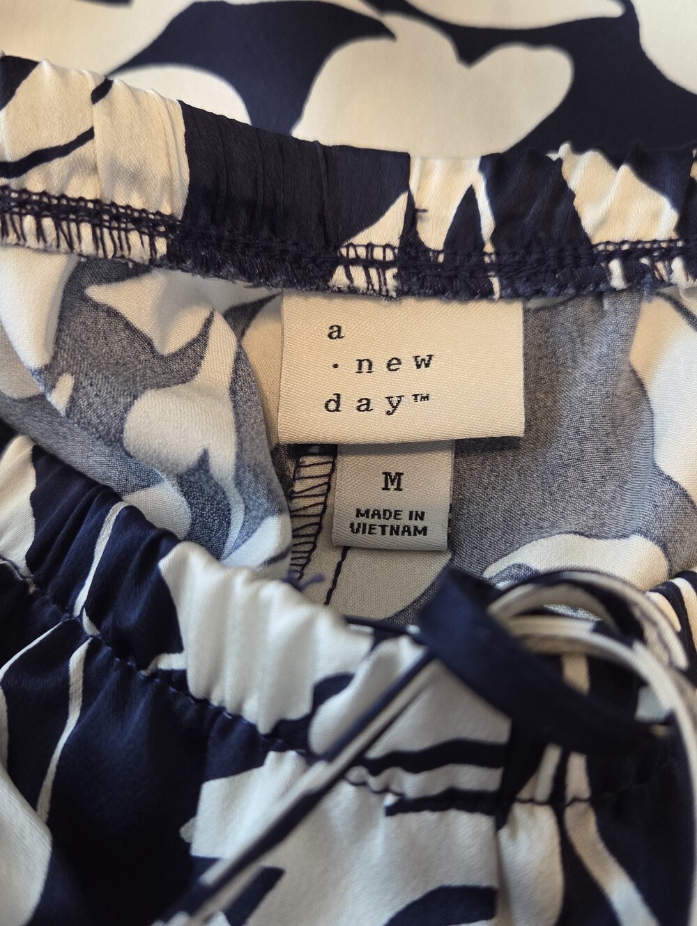 Navy And Cream Floral Wide-Leg Pants - Picture 12 of 14